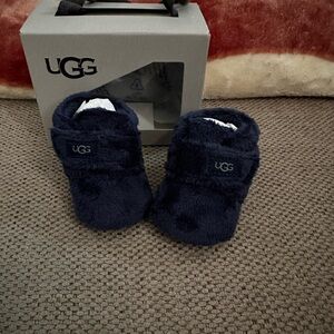 Infant Uggs Size 1C (crib shoes)